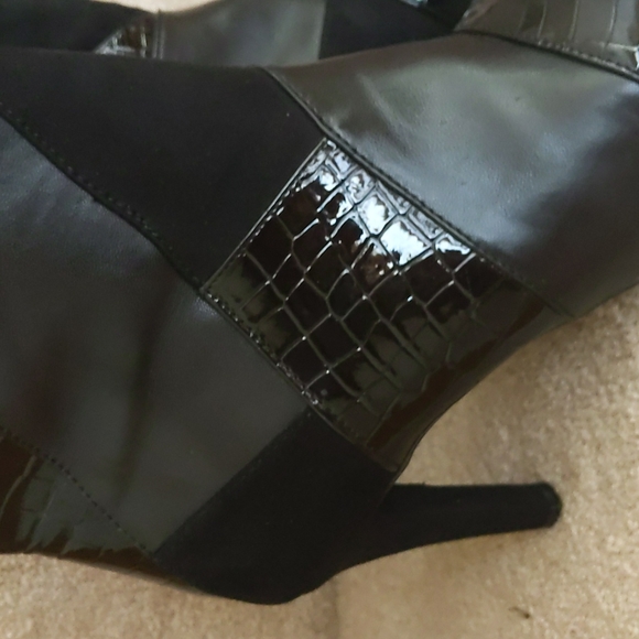 Rialto Casilda Mixed Textured Stiletto Booties 8M Black - Picture 3 of 16